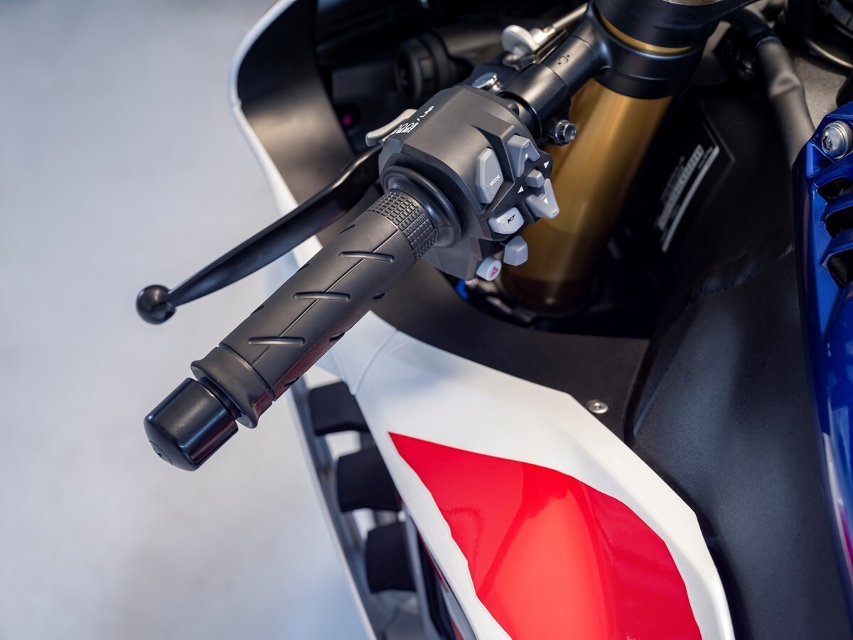 Honda: la storia della CBR Fireblade sfila ad EICMA