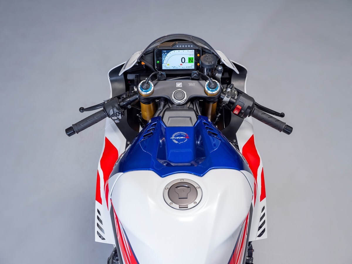 Honda: la storia della CBR Fireblade sfila ad EICMA