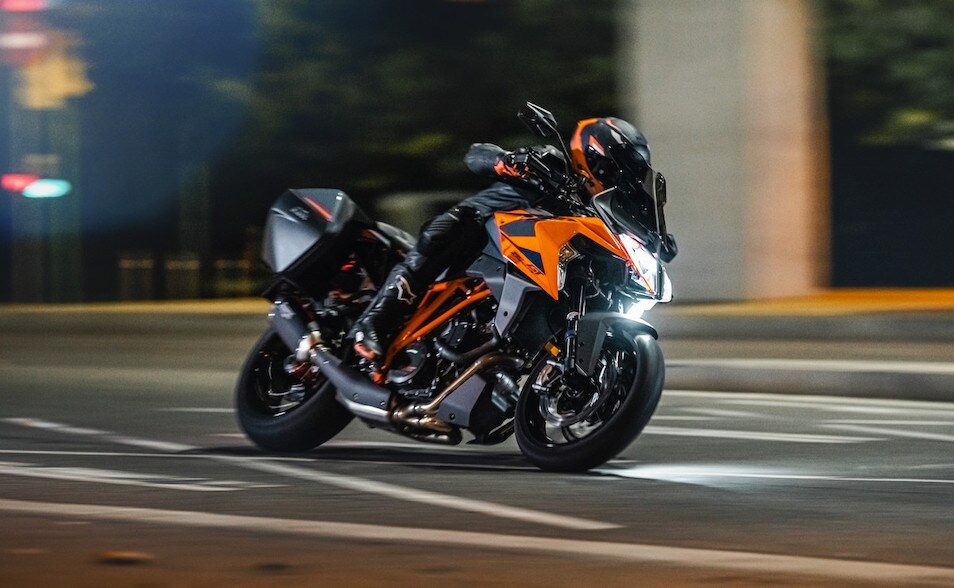 KTM 1290 Super Duke GT, elettronica e prestazioni per la sport tourer