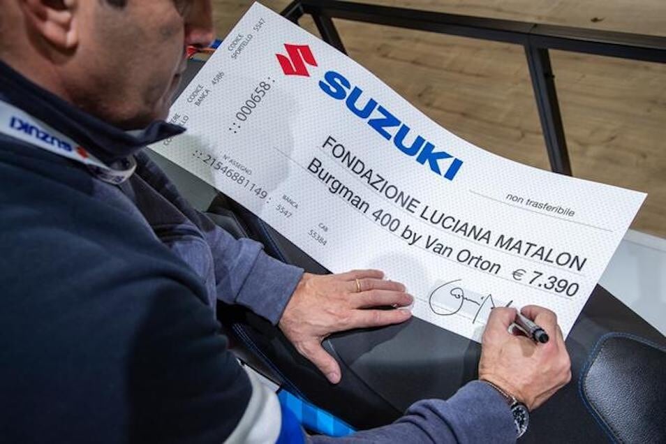 Suzuki Burgman 400 da collezione a Eicma 2021 in beneficenza