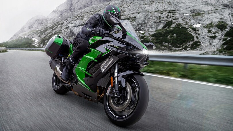 Kawasaki: Ninja SX SE 2022, sport-touring che graffia