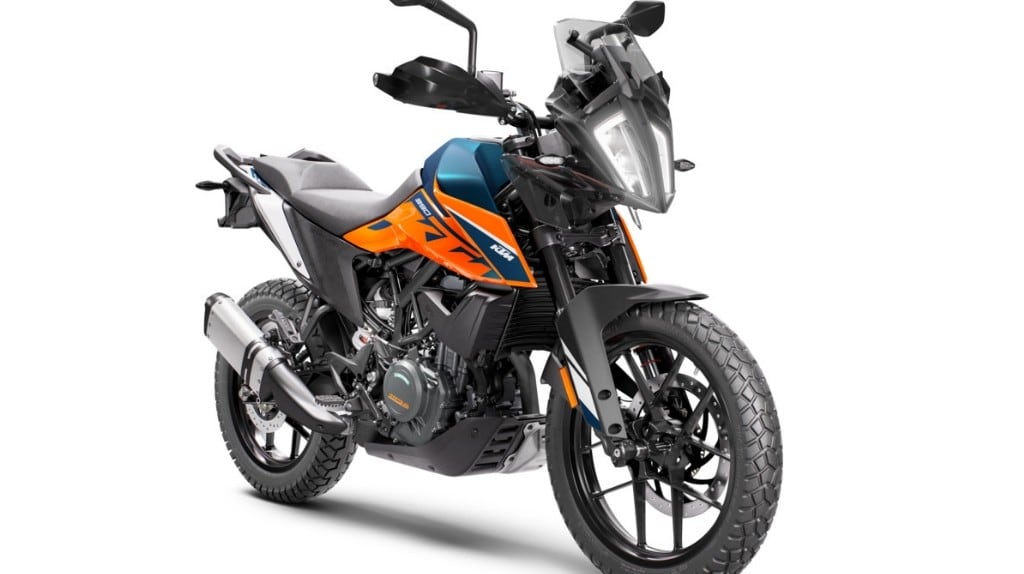 KTM 390 Adventure 2022, la piccola travel enduro si rinnova
