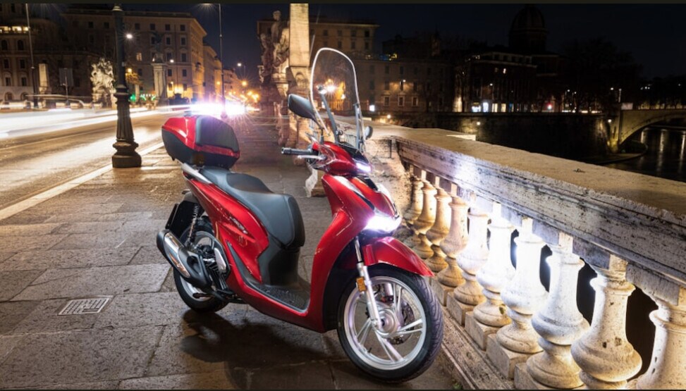 Mercato moto: a novembre scooter e 125 trainano le immatricolazioni