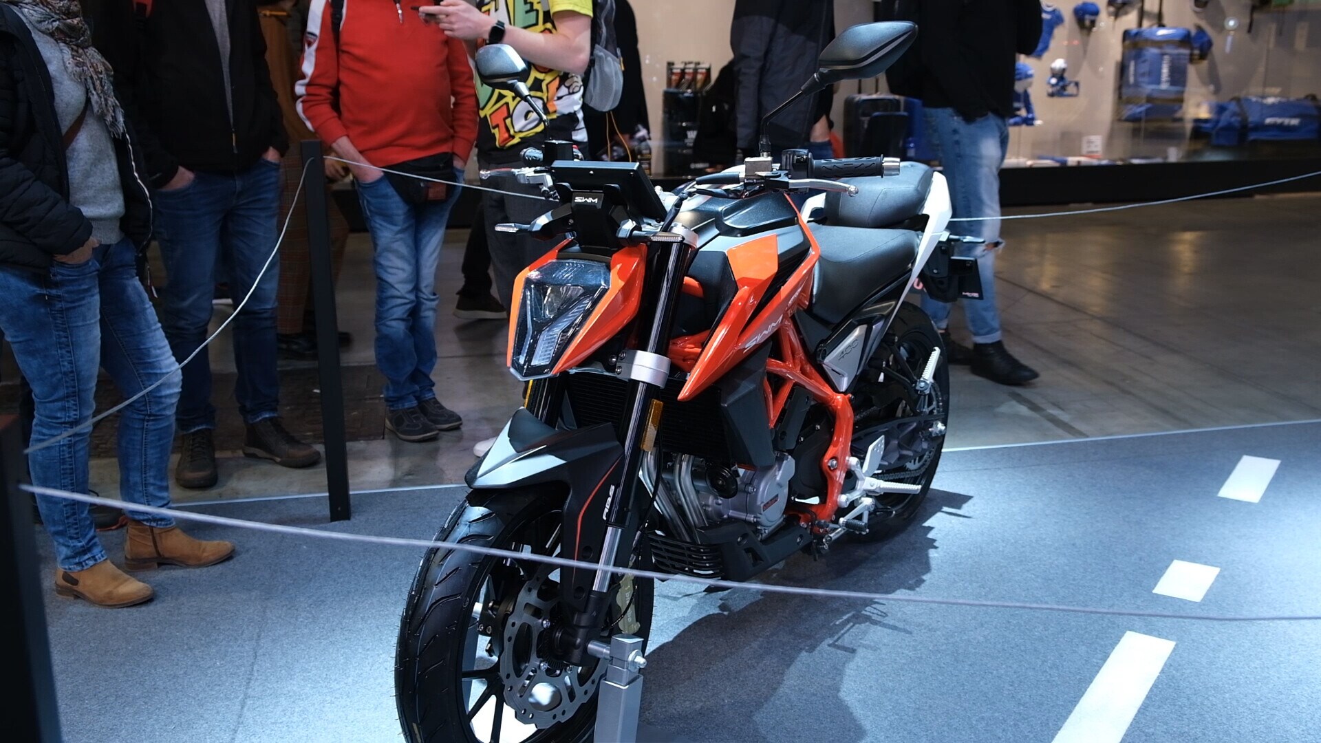 EICMA 2021, SWM VA400Z: Nuda semplice ma concreta