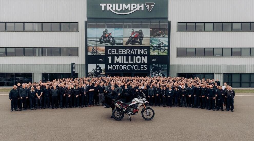 Triumph Tiger 900 1Million, a Hinckley festeggiano 1 milione di moto realizzate