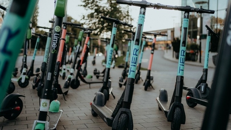 Amsterdam vieta la circolazione dei monopattini elettrici su strade pubbliche