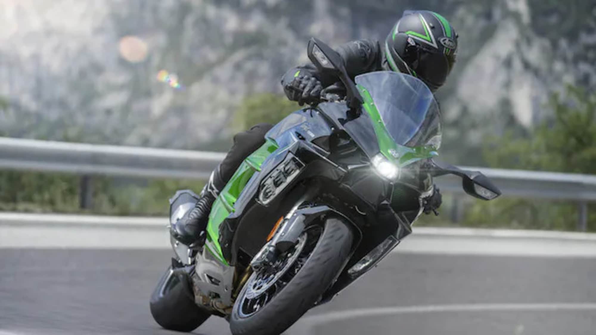 Kawasaki Ninja H2 SX SE, come funziona il sistema radar ARAS