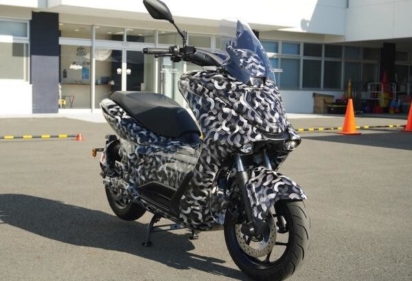 Yamaha E01, dal web gli scatti del nuovo scooter elettrico