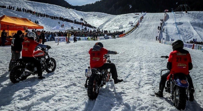 Ambientalisti contro le Harley-Davidson sulle piste da sci: "Inquinanti e rumorose"