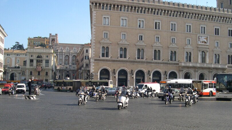 Mobilità: le città italiane poco interessate a moto e scooter