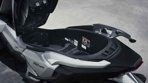 Honda ADV 350 LE FOTO DELLA PROVA