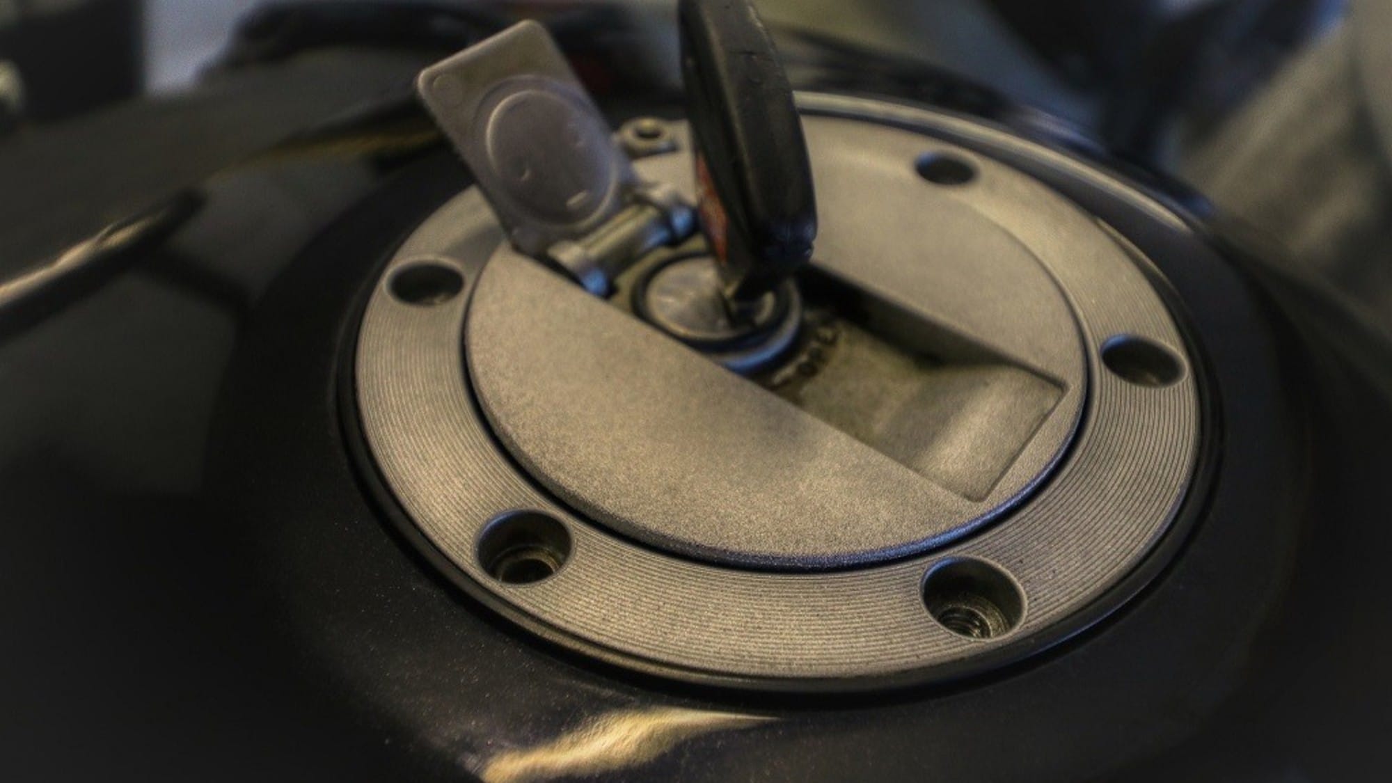 Benzina, ancora aumenti: prezzi alla pompa mai così in alto dal 2013