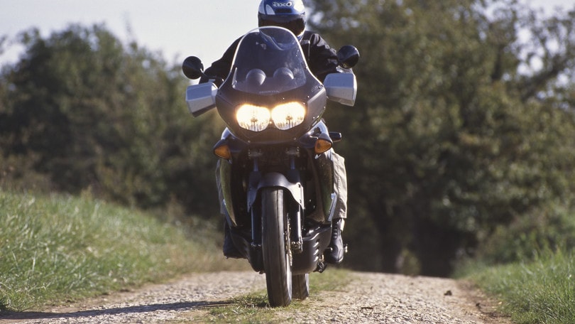 Honda Varadero 1000: le foto della prova del 1999