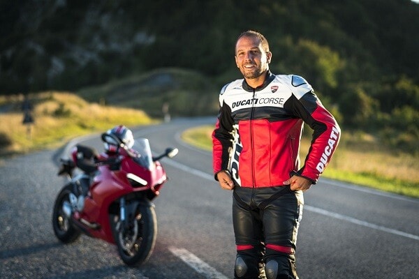 Ducati, nello Shop online tanti pantaloni per uomo e per donna