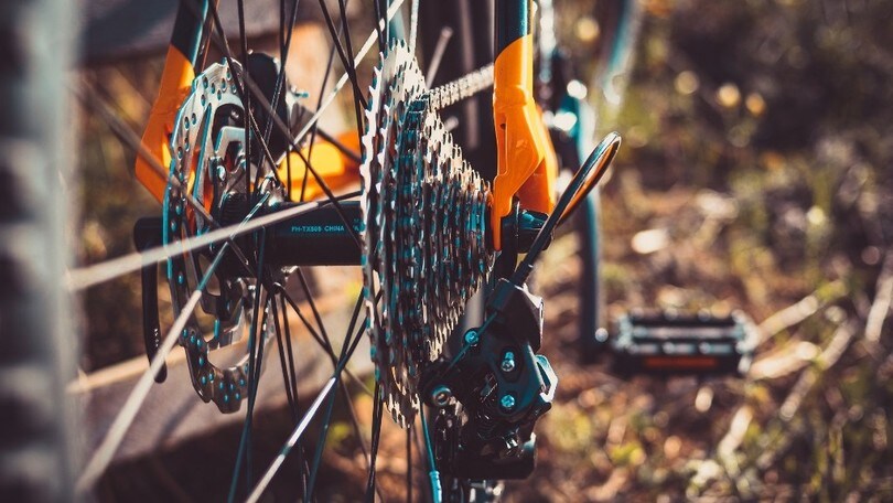 Trasforma la mountain bike in una moto: multato con 6.000 euro