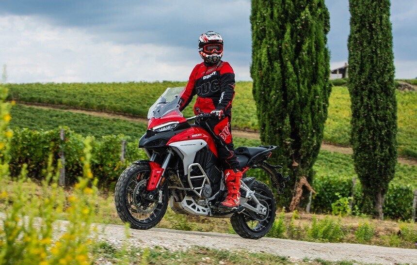 Ducati Riding Academy 2022, sei tappe con il DRE Adventure