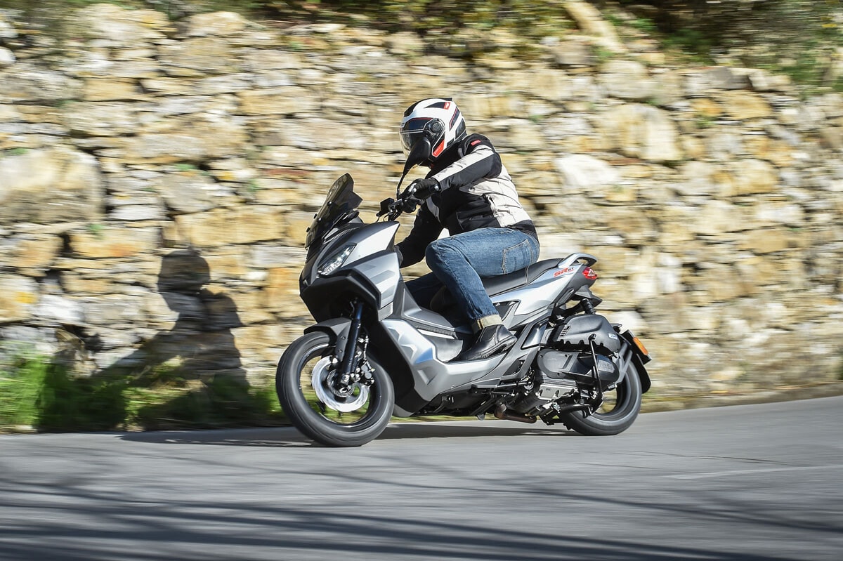 Aprilia SR GT 125 e 200, le foto della prova