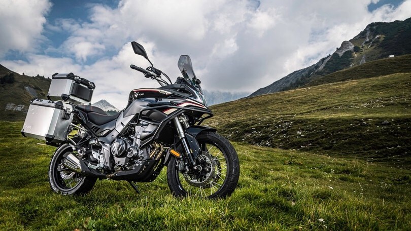 Voge, in regalo un set di valigie con Valico 500DS e 500DSX