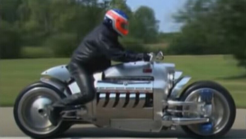 Chrysler, il folle progetto di montare il motore della V10 Viper su una moto