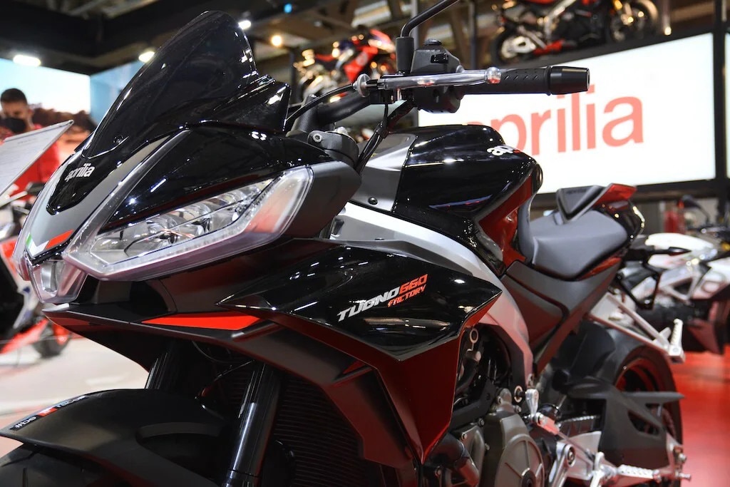 Aprilia Tuono 660 Factory: il prezzo del divertimento