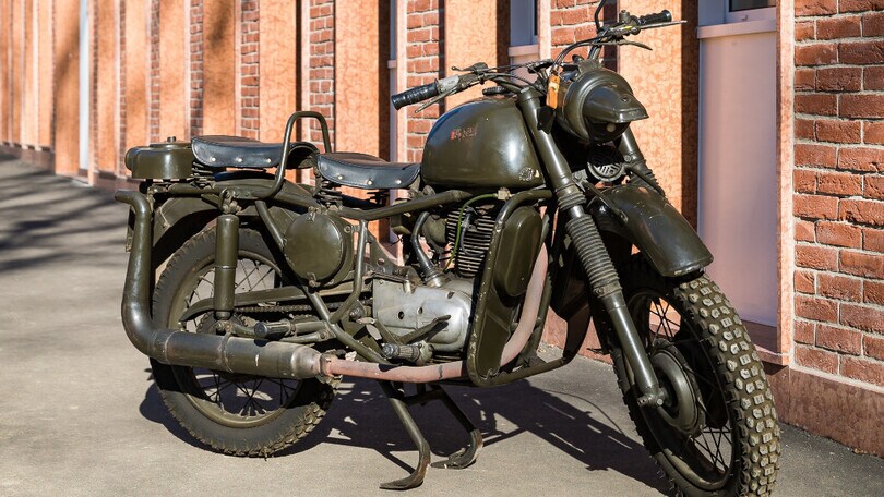 Bolaffi, all’asta 100 modelli storici tra fuoristrada, scooter e… da guerra