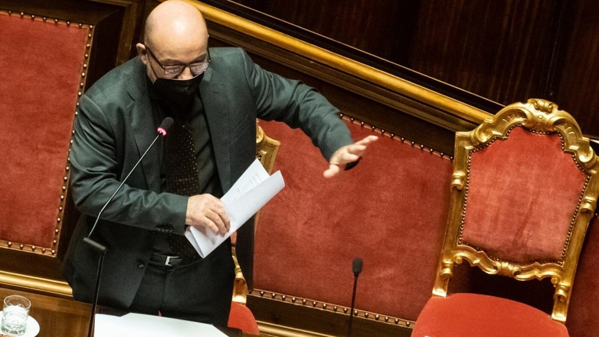 Benzina, i prezzi diminuiscono di 20 cent per tre mesi: in arrivo il decreto