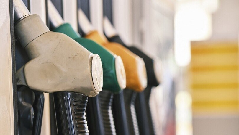 Benzina, in vigore il taglio delle accise: ecco lo sconto