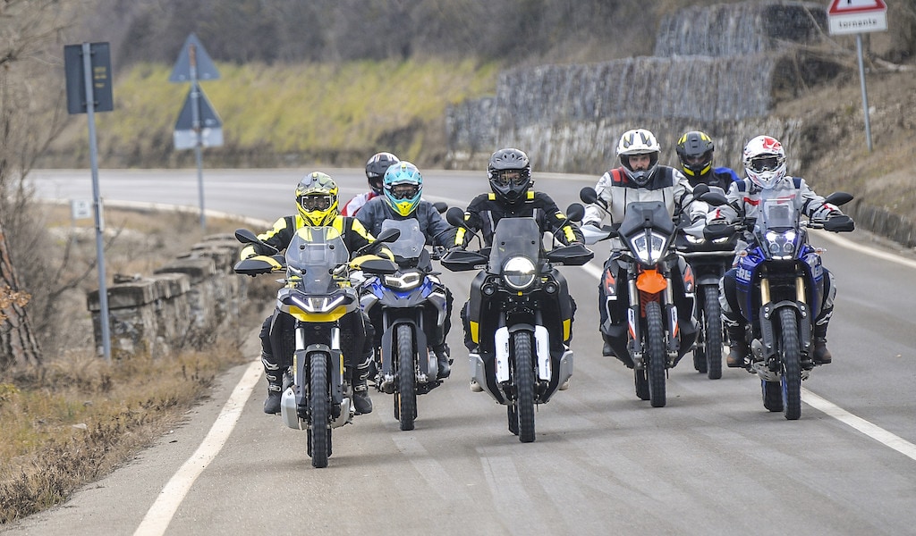 Comparativa Crossover Adventure 2022, prima parte: il test su strada