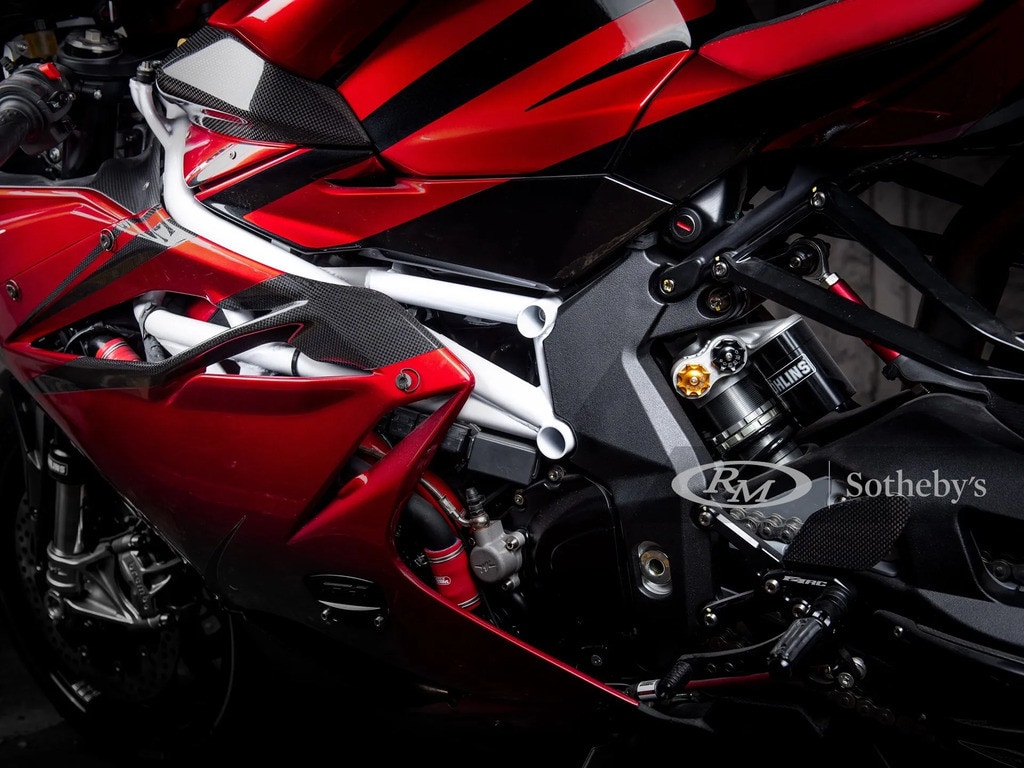 MV Agusta F4 LH44, l'unica... Rossa di Lewis Hamilton