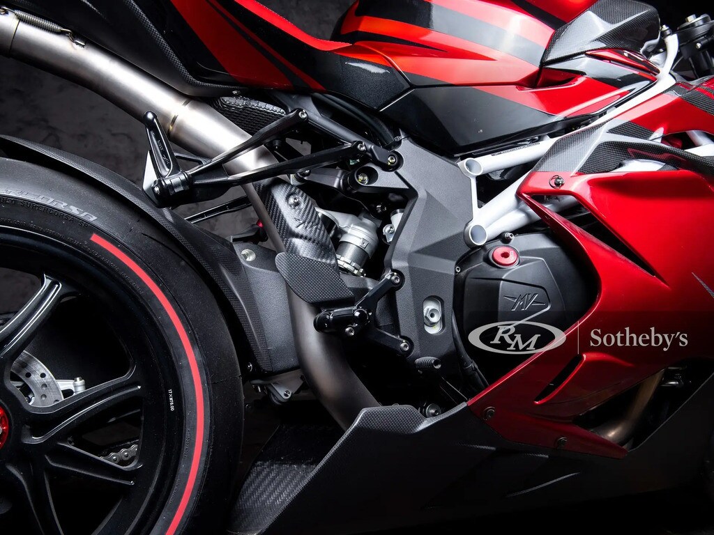 MV Agusta F4 LH44, l'unica... Rossa di Lewis Hamilton