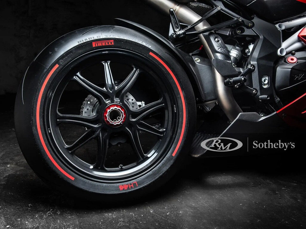 MV Agusta F4 LH44, l'unica... Rossa di Lewis Hamilton