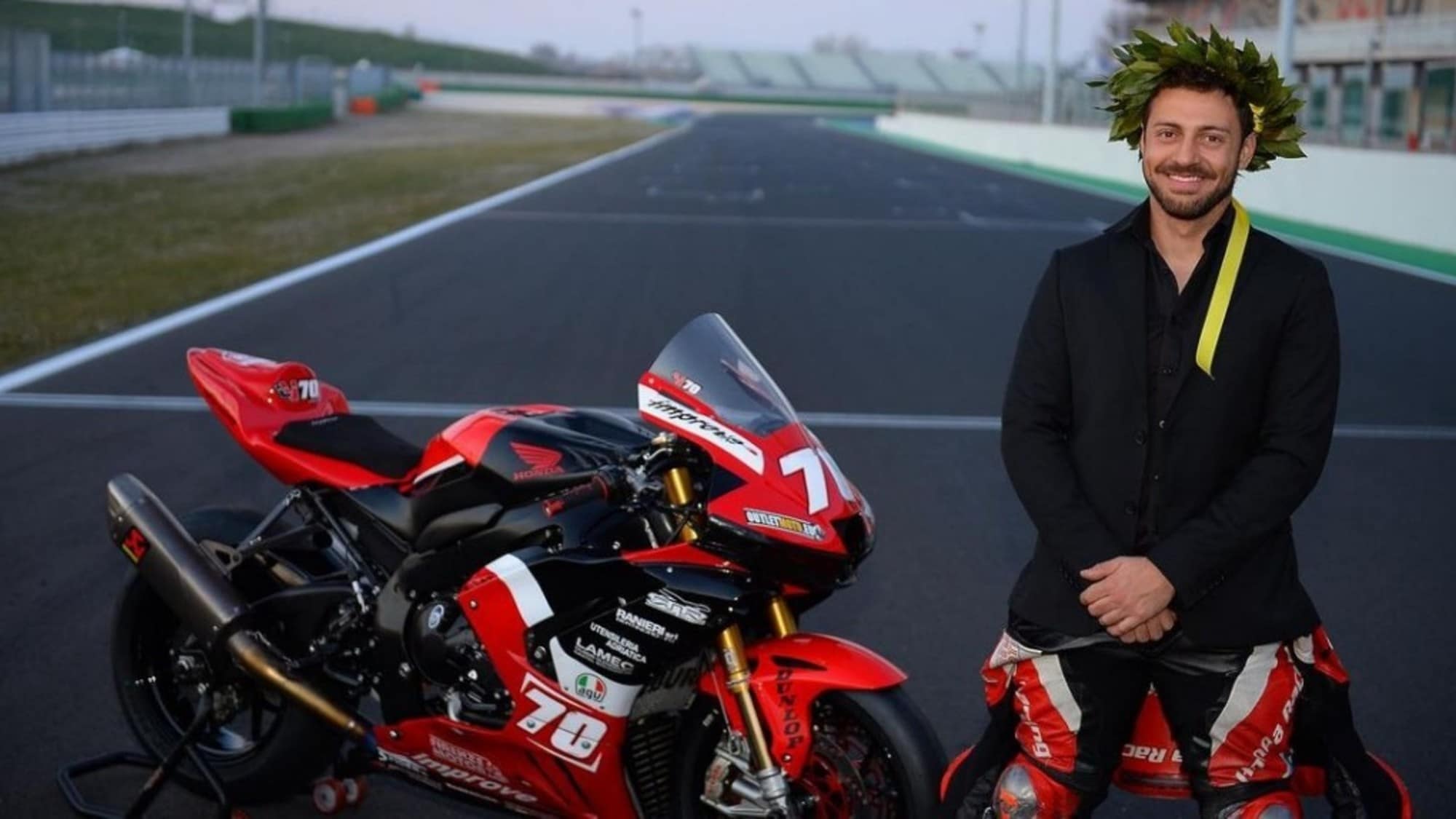 Luca Vitali, pilota tra moto e libri: si laurea durante i test del CIV