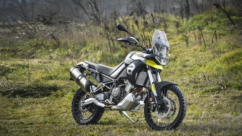 Comparativa Crossover Adventure 21": Aprilia Tuareg 660