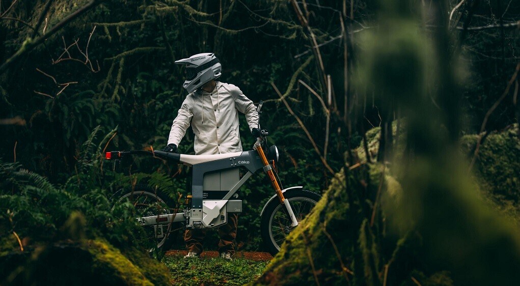 Dalla Svezia un'idea insolita: produrre una moto di cartone