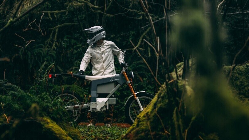 Dalla Svezia un'idea insolita: produrre una moto di cartone