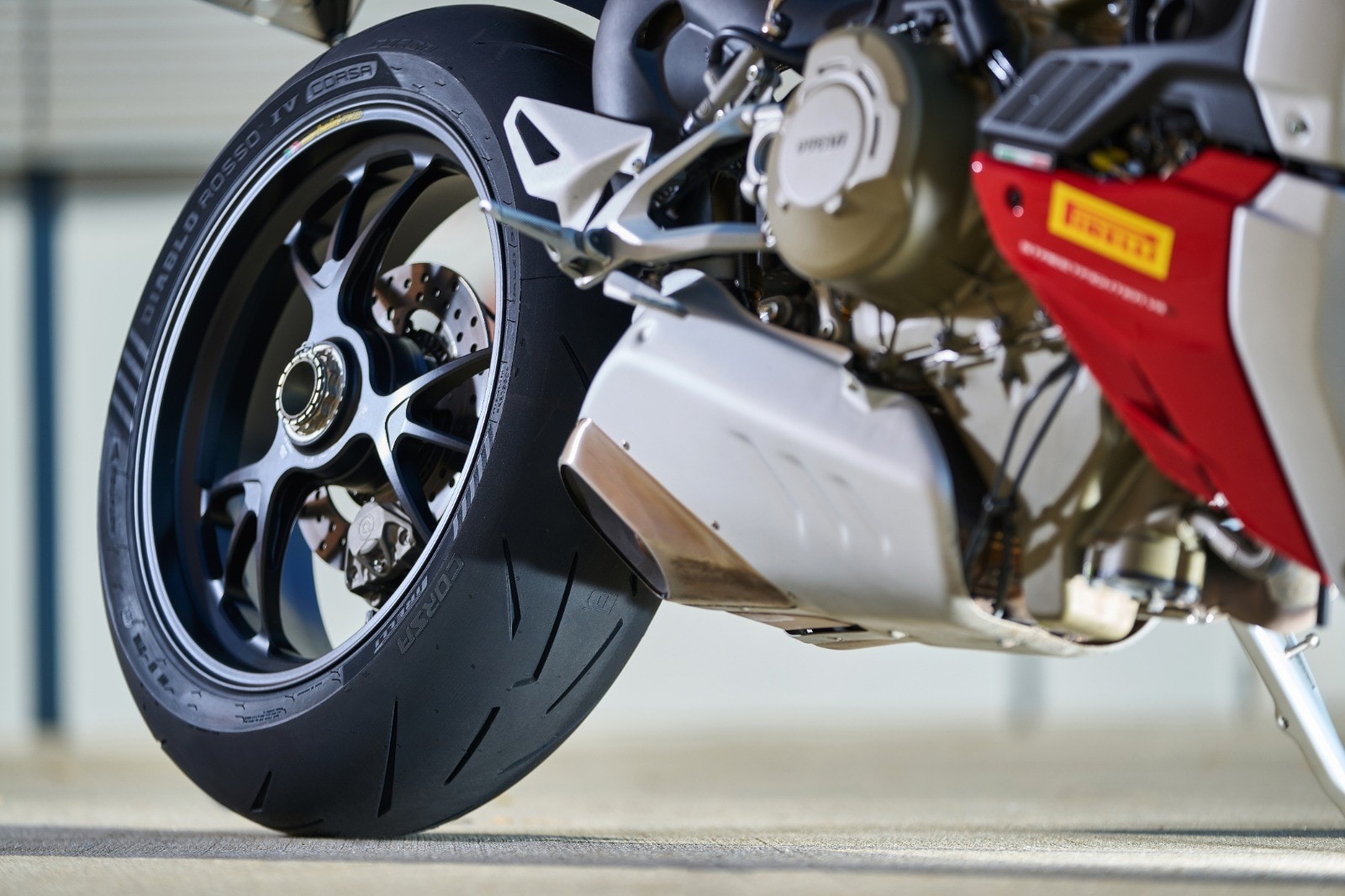 Pirelli Rosso 4 Corsa, LE FOTO DELLA PROVA