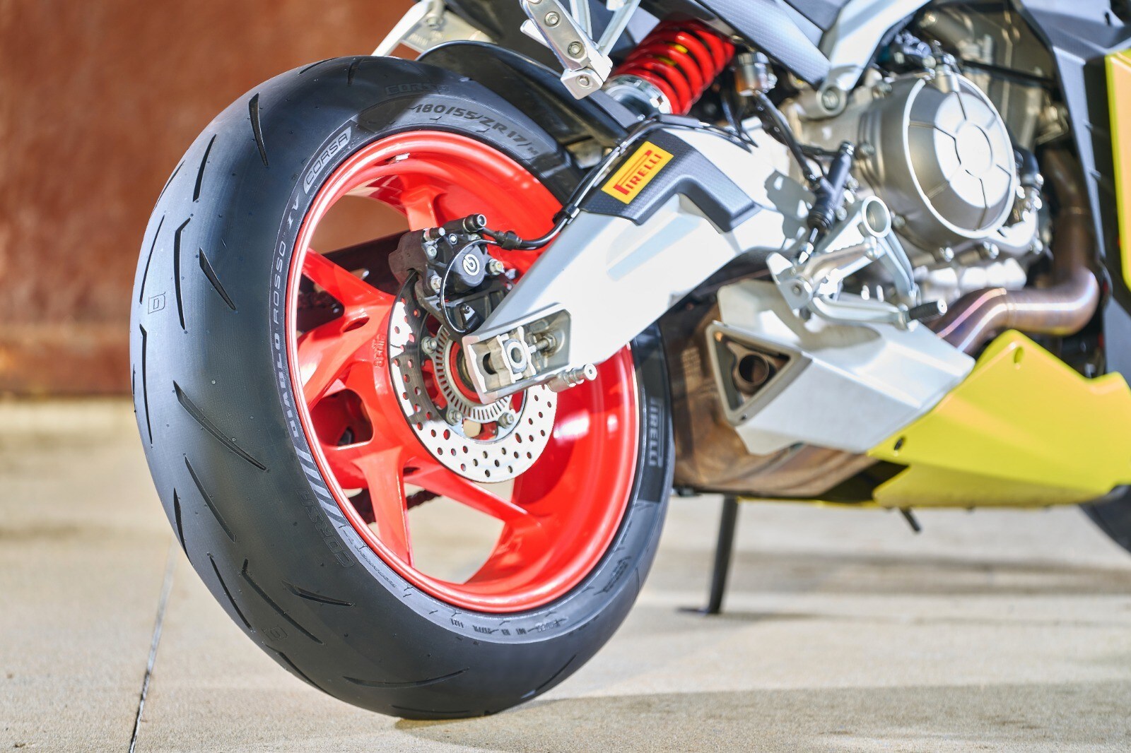 Pirelli Rosso 4 Corsa, LE FOTO DELLA PROVA