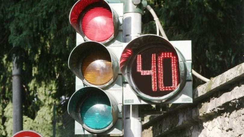 Semafori con countdown per moto e auto presto sulle strade