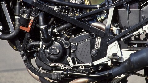 Ducati Paso 906: la prova su strada del 1989