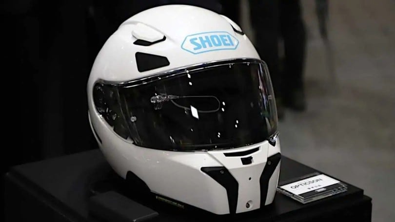 Shoei per la sicurezza: arriva il casco con interfaccia virtuale integrata
