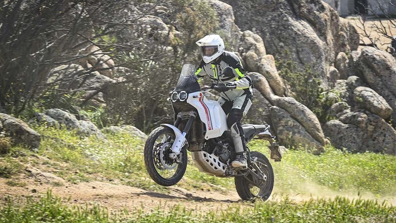 Test Ducati DesertX: le FOTO della maxi enduro bolognese