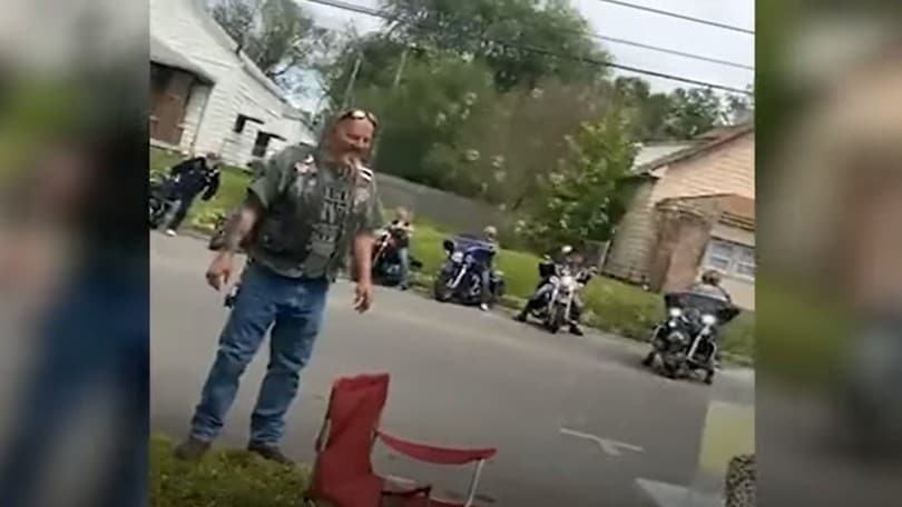 I rider si fermano a prendere la limonata: la scena lascia senza fiato