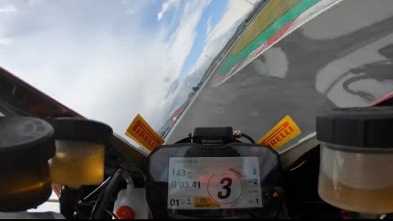 Salvadori, che record a Misano sulla Ducati V4 S di serie!