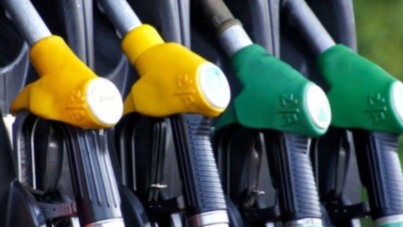 Caro carburanti: la proposta di porre un tetto massimo ai prezzi