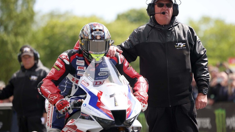 Tourist Trophy 2022: LE FOTO DELL'EVENTO