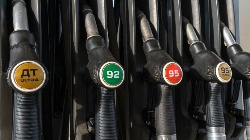 Carburante: salgono ancora i prezzi della benzina