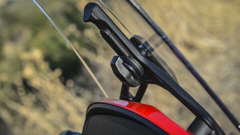 Moto Morini X-Cape 650, come è fatta: FOTO dei DETTAGLI