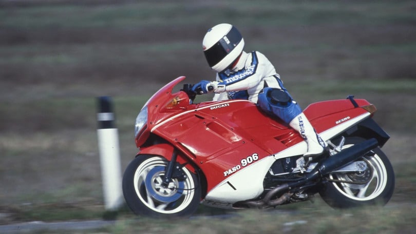 Lotta alle emissioni: una moto di 30 anni meglio di una elettrica?