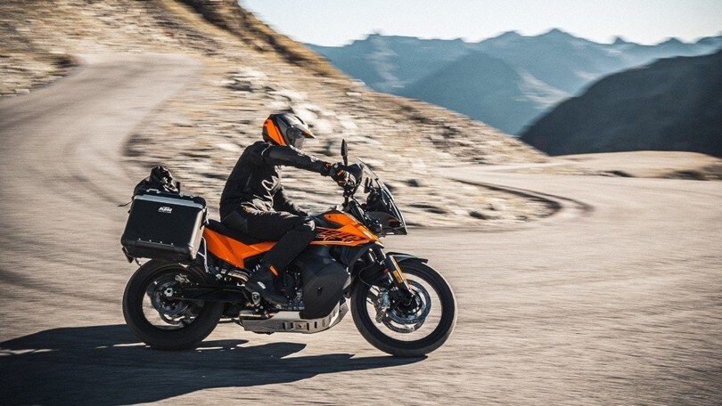 KTM Added Value, 1.500 euro di sconto per la 890 Adventure