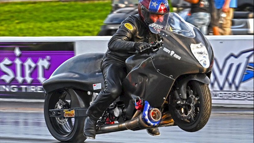 Suzuki Hayabusa, con il turbo è una moto da drag race VIDEO